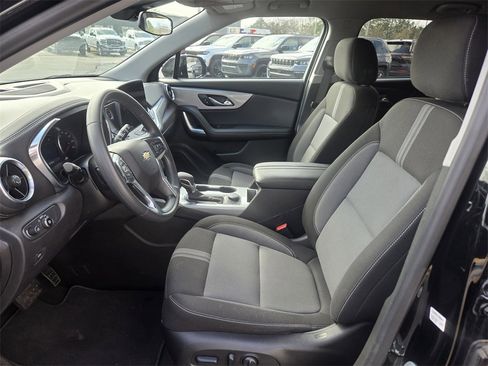 Used 2025 Chevrolet Blazer LT image 7