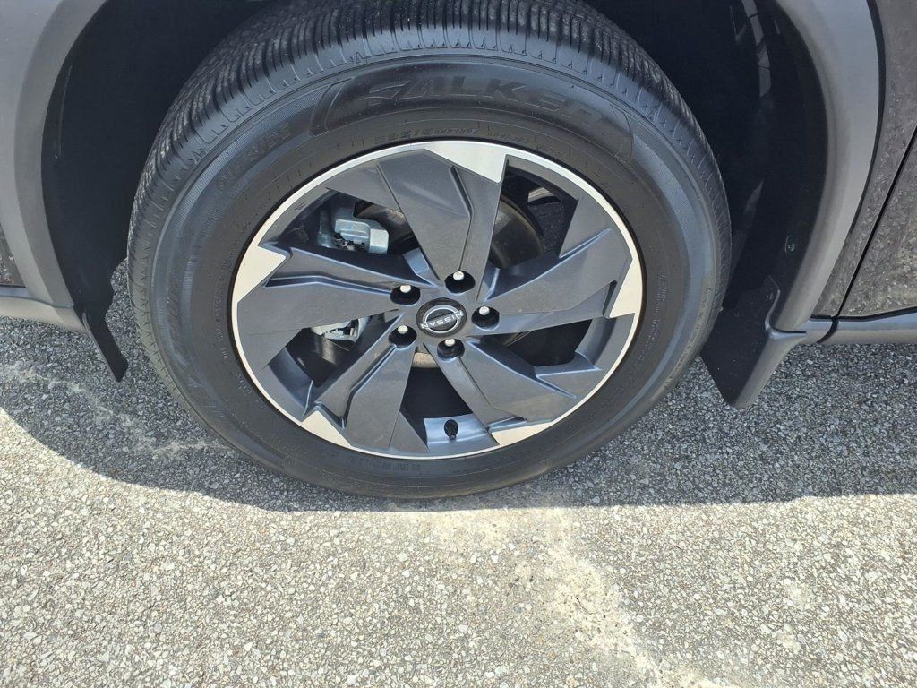 Used 2026 Nissan Rogue SV FWD image 5