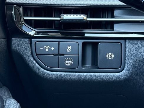 New 2026 Kia Sportage LX FWD image 32