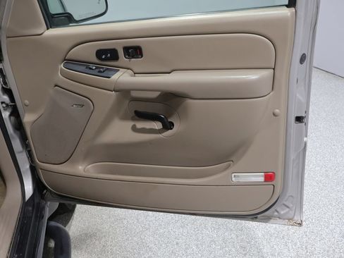 Used 2006 Chevrolet Suburban Z71 w/ Z71 Preferred Equipment Group AWD/4WD image 23
