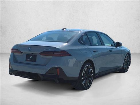 New 2026 BMW i5 eDrive40 w/ M Sport Package RWD image 2