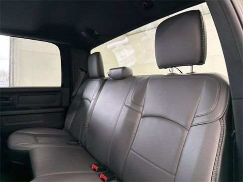 Used 2022 RAM 2500 Tradesman w/ Chrome Appearance Group image 16