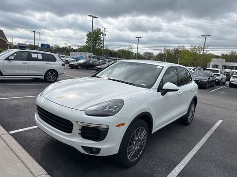Used 2016 Porsche Cayenne AWD/4WD image 3