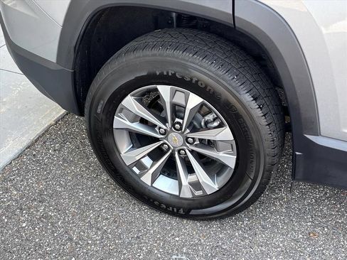 Used 2025 Chevrolet Equinox LT FWD image 27