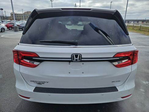 Used 2024 Honda Odyssey Elite image 6