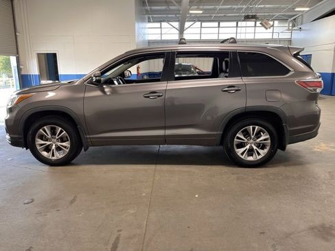 Used 2015 Toyota Highlander XLE image 6
