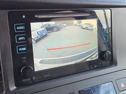 Used 2017 Toyota Sienna XLE w/ XLE Navigation Package FWD image 26
