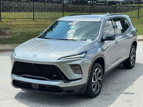 New 2025 Buick Enclave Sport Touring w/ Super Cruise Package image 9