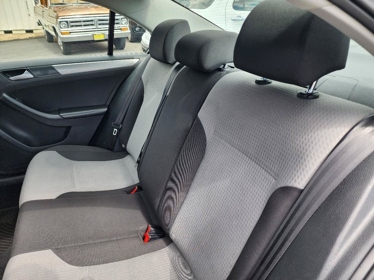 Used 2017 Volkswagen Jetta S w/ Jetta S Cold Weather Package FWD image 22