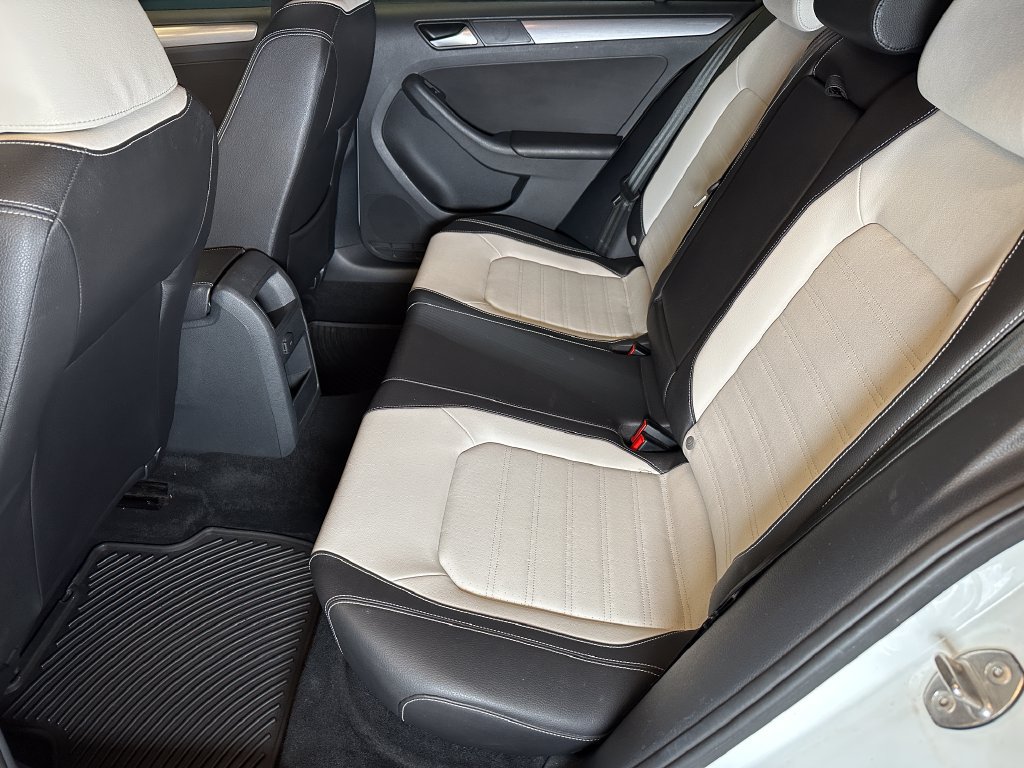 Used 2016 Volkswagen Jetta Sport FWD image 21