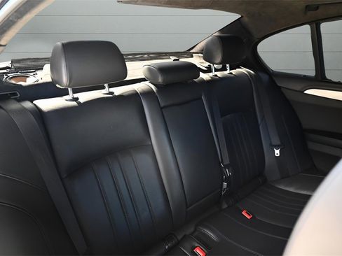 Used 2015 BMW M5 image 29