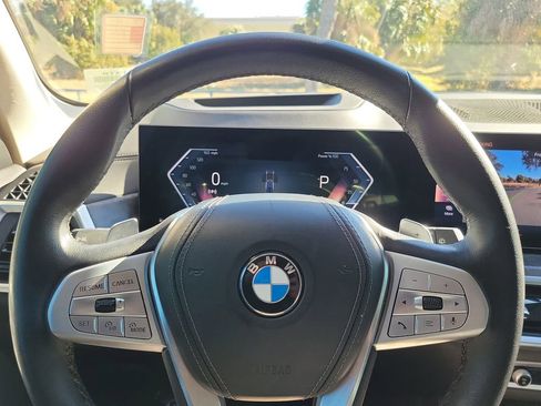 Used 2023 BMW X7 xDrive40i w/ Premium Package image 21