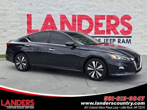 Used 2022 Nissan Altima 2.5 SV FWD image 1