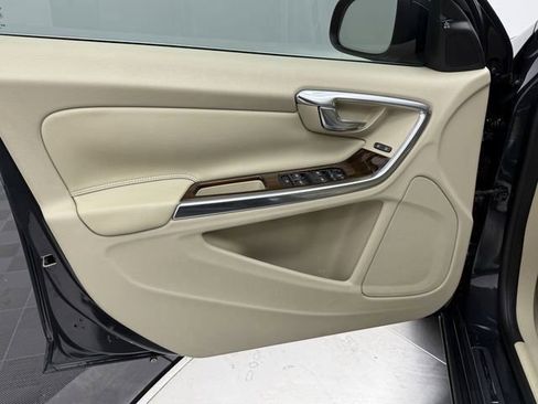 Used 2015 Volvo S60 T5 Platinum image 10