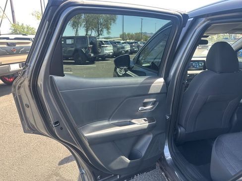 Used 2026 Nissan Kicks SV image 7