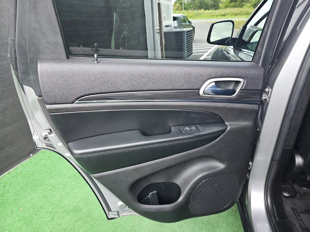 Used 2019 Jeep Grand Cherokee Limited AWD/4WD image 36