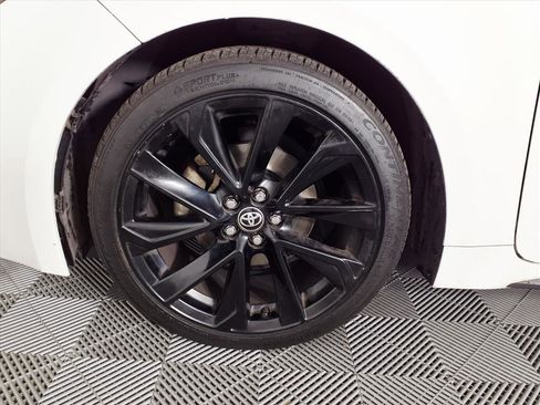 Used 2020 Toyota Corolla Hatchback image 7