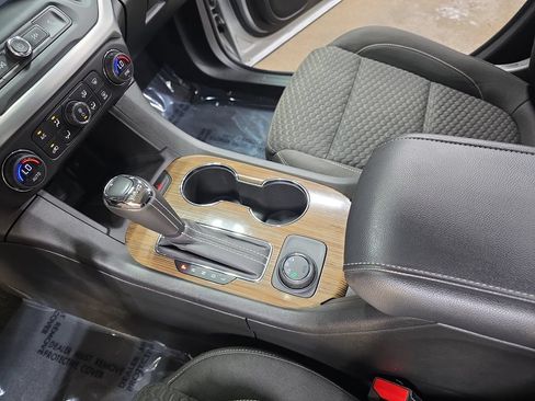Used 2019 GMC Acadia SLE AWD/4WD image 22