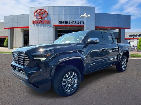 Used 2025 Toyota Tacoma Limited AWD/4WD image 5