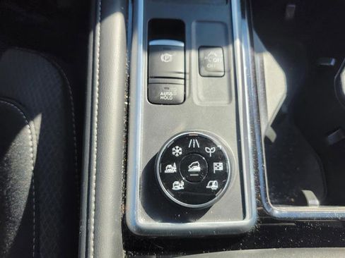Used 2024 Nissan Pathfinder SV AWD/4WD image 24