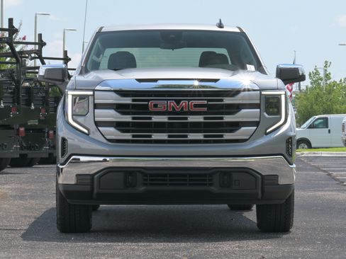 Used 2023 GMC Sierra 1500 SLE AWD/4WD image 30