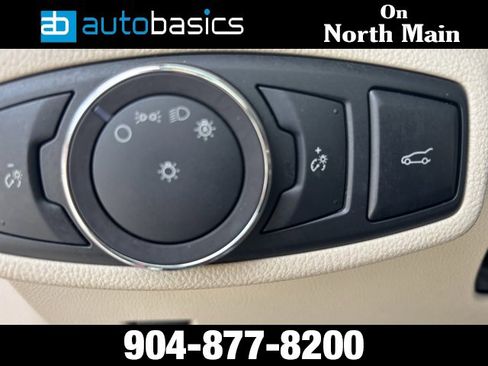 Used 2018 Lincoln MKC Select w/ Select Plus Package image 25