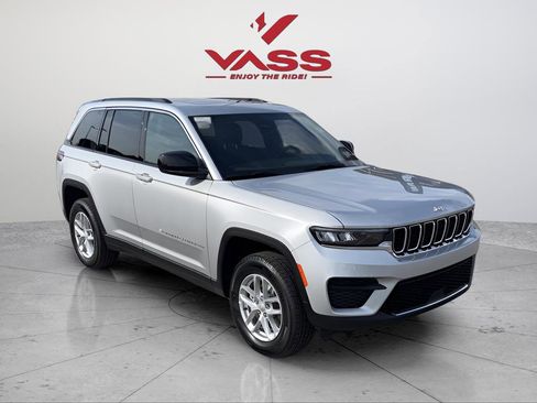 New 2026 Jeep Grand Cherokee Laredo X AWD/4WD image 8