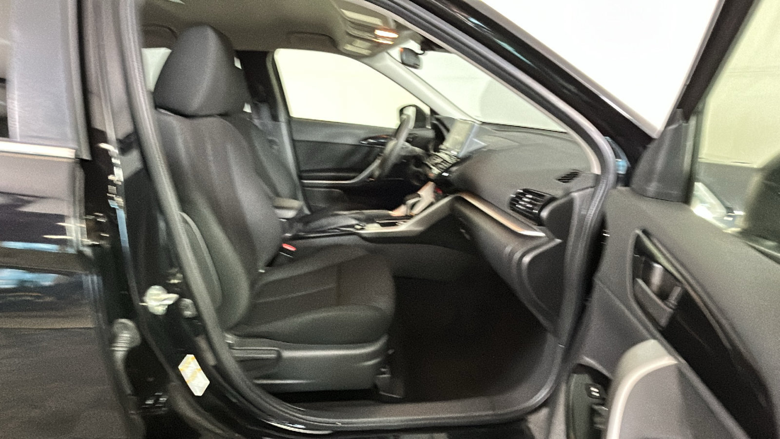 Used 2025 Mitsubishi Eclipse Cross LE AWD/4WD image 33
