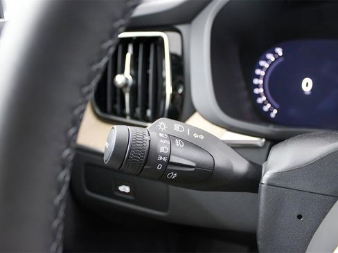 New 2026 Volvo XC60 B5 Core w/ Protection Package Premier image 20