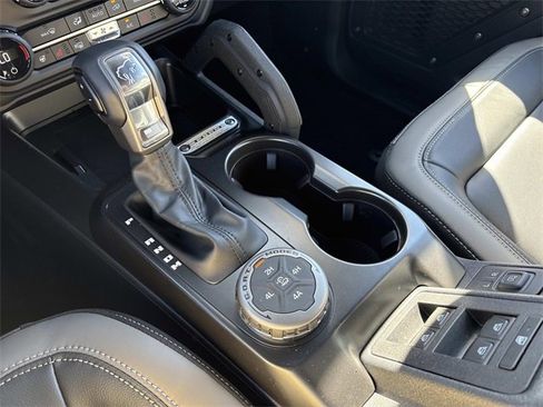 New 2025 Ford Bronco Outer Banks w/ Sasquatch Package image 28