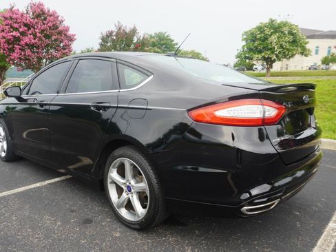 Used 2016 Ford Fusion SE AWD/4WD image 5
