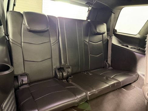 Used 2019 Cadillac Escalade Platinum AWD/4WD image 24