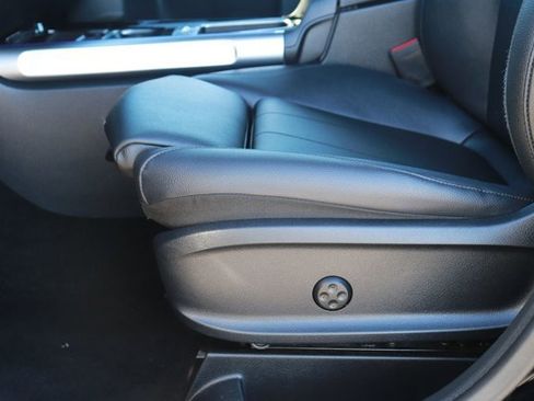 Used 2024 Mercedes-Benz GLB 250 image 11