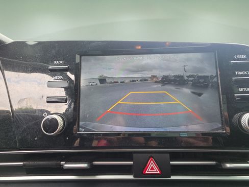Used 2021 Hyundai Elantra SEL FWD image 22
