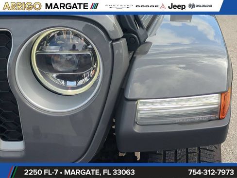 Used 2022 Jeep Gladiator Overland w/ Popular Equipment Package AWD/4WD image 11