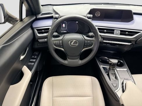 Used 2019 Lexus UX 200 FWD image 10