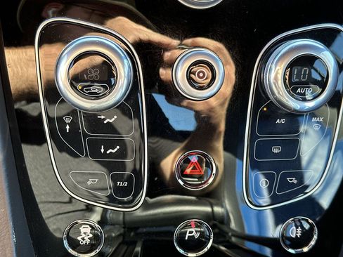 Used 2016 Aston Martin V8 Vantage S image 12