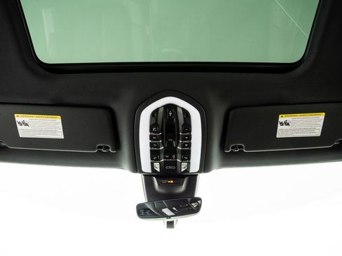 New 2026 Porsche Macan AWD/4WD image 20