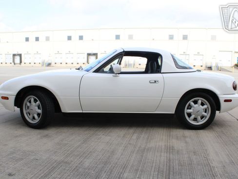 Used 1990 MAZDA MX-5 Miata image 25