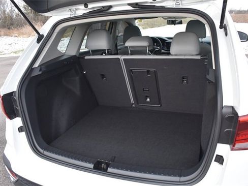 Used 2022 Volkswagen Taos SE image 19