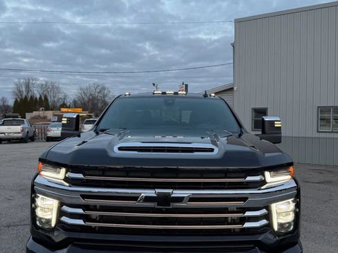 Used 2020 Chevrolet Silverado 2500 High Country w/ Z71 Off-Road Package image 3