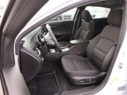 Used 2024 Chevrolet Malibu LT image 9