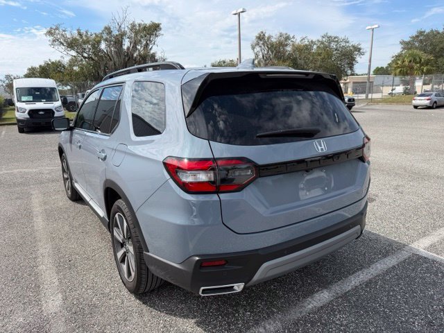 Used 2025 Honda Pilot Touring image 9