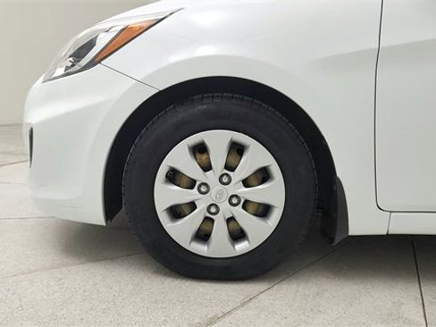 Used 2015 Hyundai Accent GLS image 9