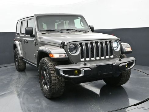 Used 2022 Jeep Wrangler Unlimited Sahara w/ Cold Weather Group image 2