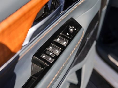 Used 2024 Jeep Grand Wagoneer Series III image 24