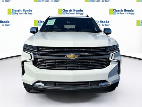 Used 2023 Chevrolet Suburban Premier image 2