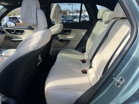 Certified 2025 Mercedes-Benz GLC 300 image 32