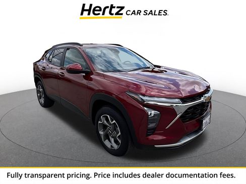 Used 2025 Chevrolet Trax LT FWD image 1