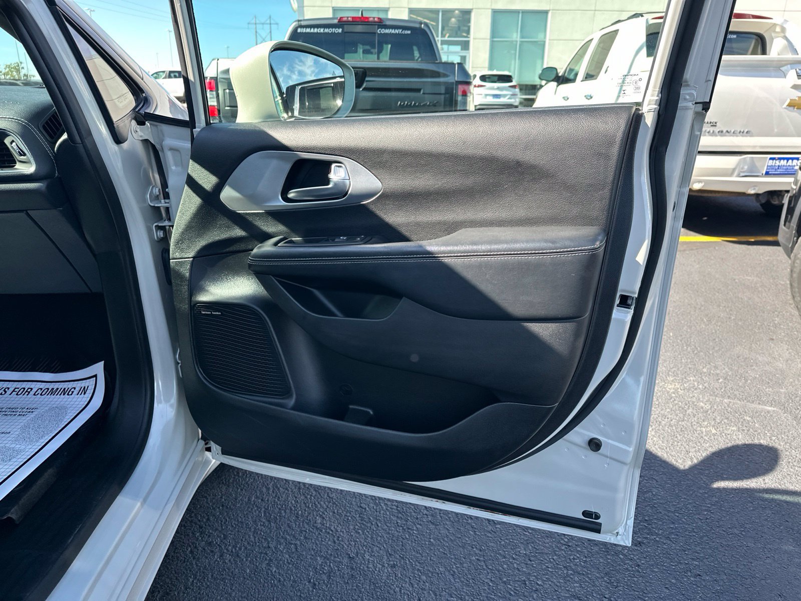 Used 2019 Chrysler Pacifica Limited FWD image 42